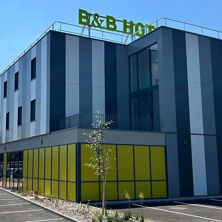 B&B HOTEL Mulhouse Bâle Aéroport-3